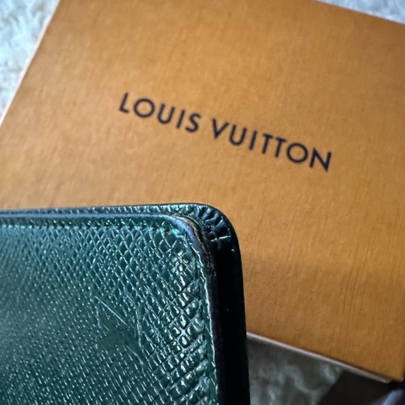 Authentic LV Louis Vuitton Green Taiga Leather ID Card Holder Organizer Wallet - Picture 9 of 16